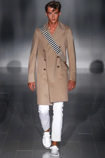 Look 9